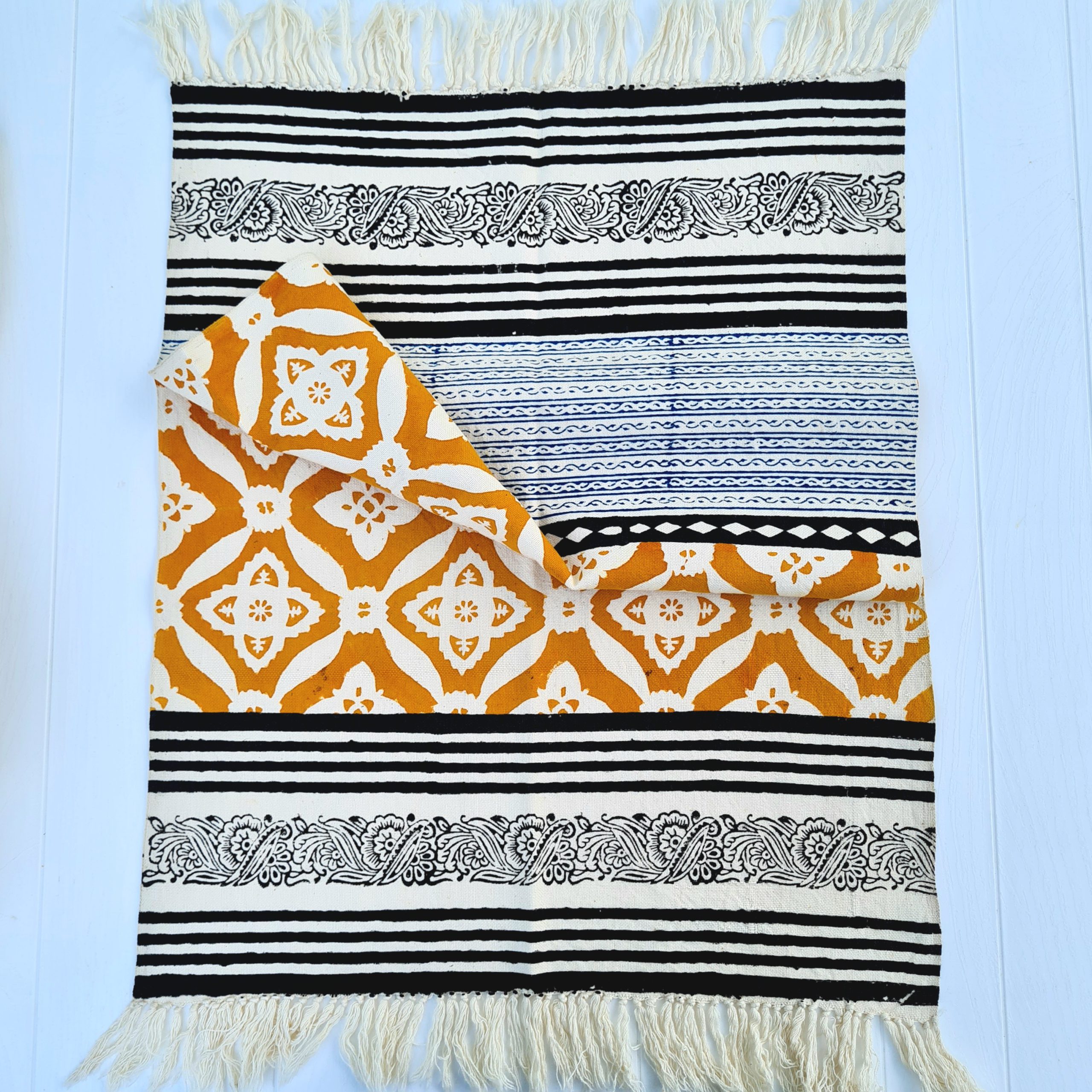 Ganjine Table runner