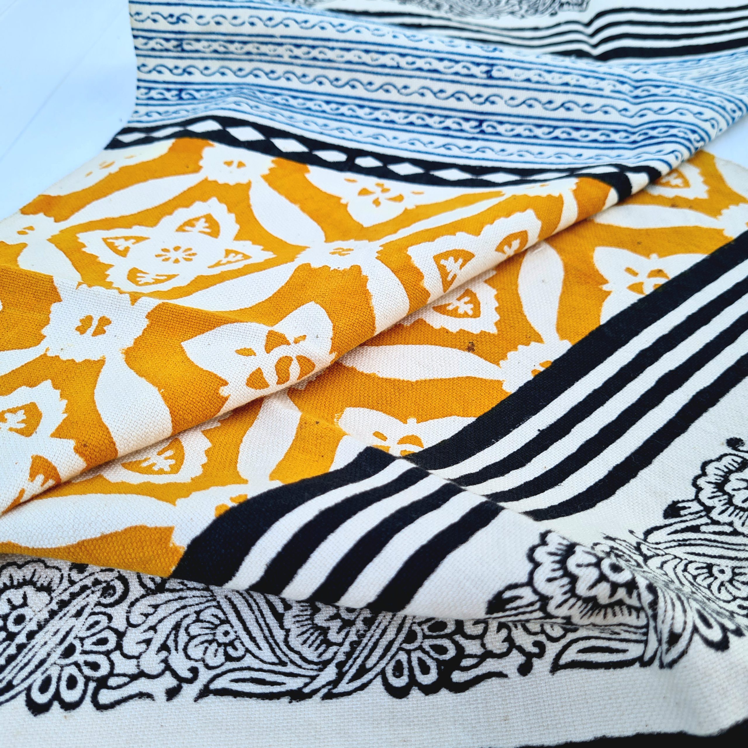 Ganjine Table runner